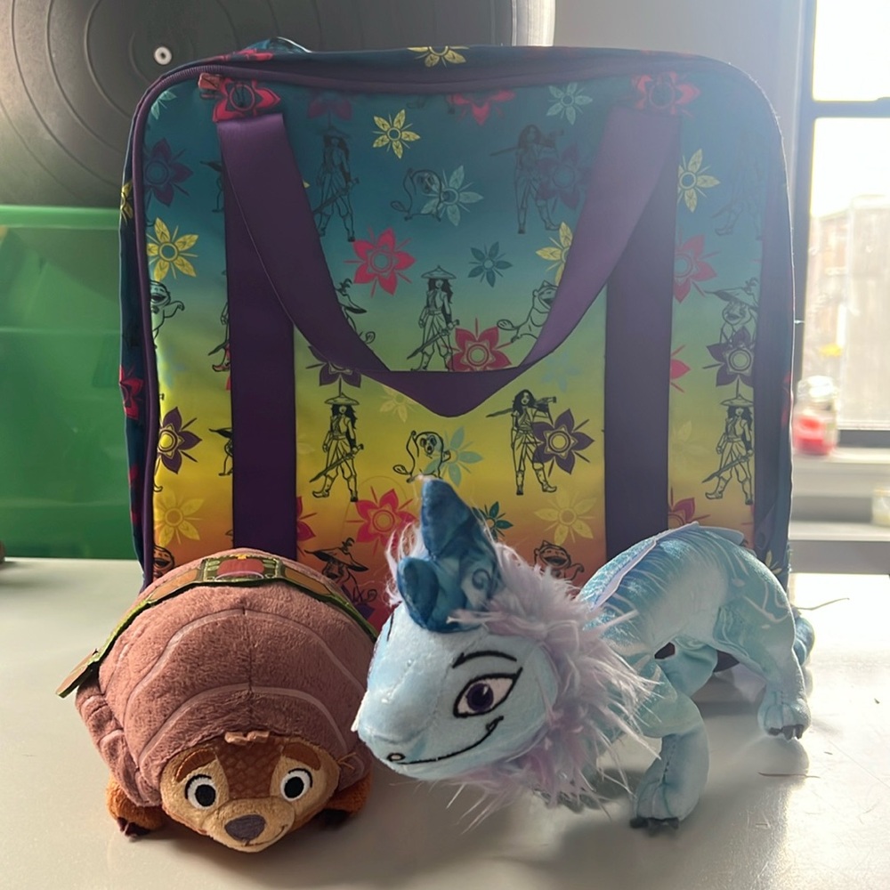 Raya & the last dragon bag & stuffies: Sisu and Tuk Tuk and square backpack